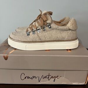 Crown Vintage Kalita Sneaker Size 6 New NIB